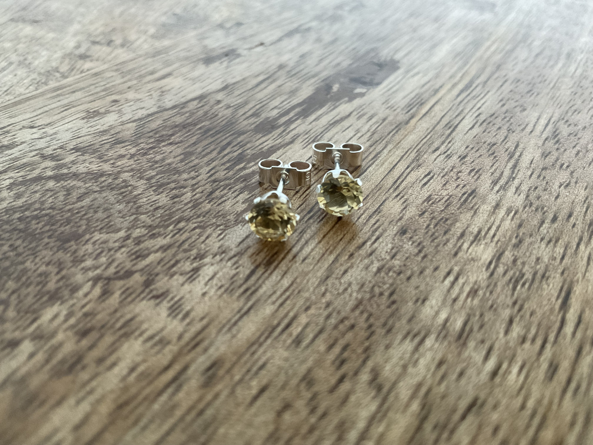 Citrine Stone Set Stud Earrings - Click Image to Close